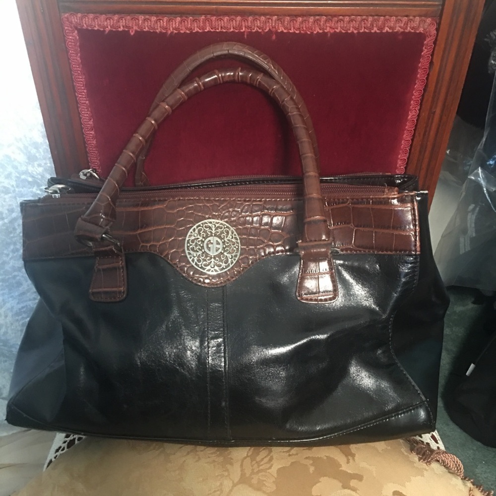 Giani Bernini Black Leather Bag  brown croc faux leather trim. OS